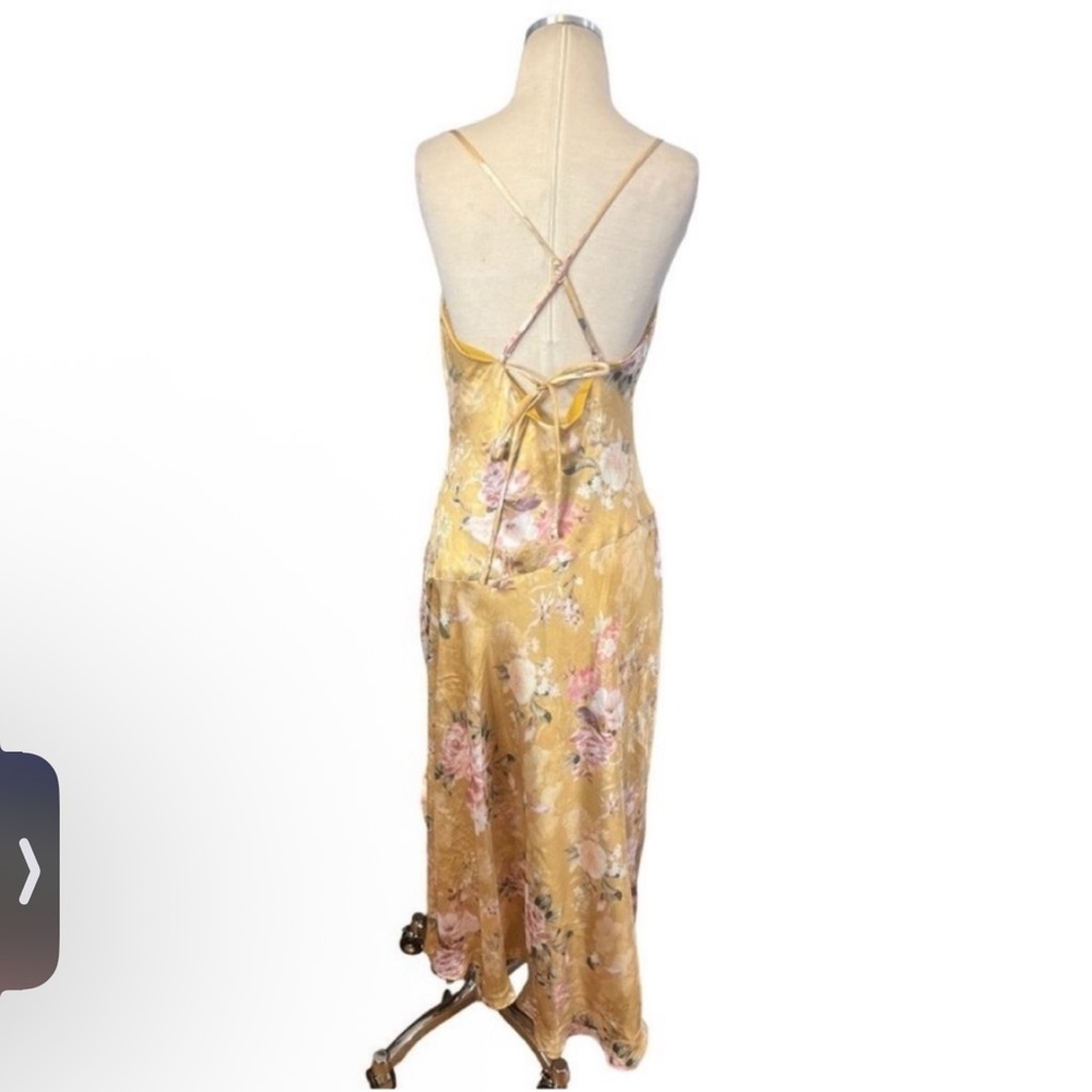 NWT ASTR the Label Gaia Dress in Mustard
Floral Large Satin Silk Formal Wedding - Picture 11 of 12